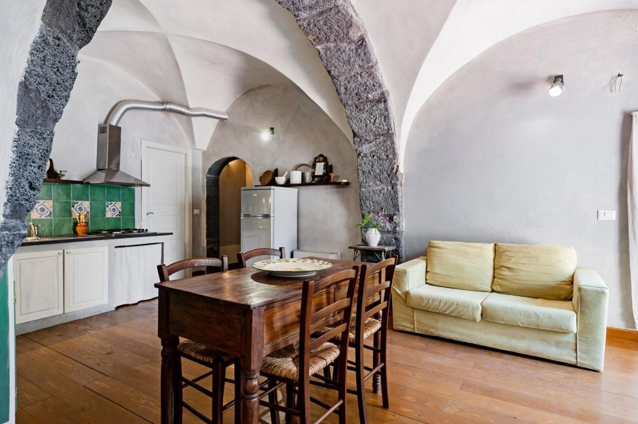 Gli Iris Apartments By Wonderful Italy 린구아로싸 외부 사진